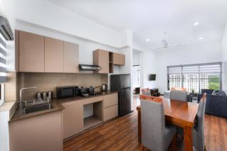 Golf Course Retreat - Pool,Parking,Wi-fi & Sunset - Gonapola - 1