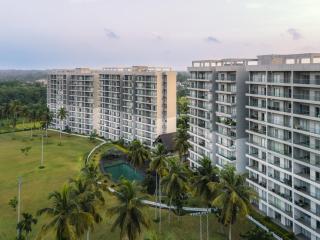 Golf Course Retreat - Pool,Parking,Wi-fi & Sunset - Gonapola - 0