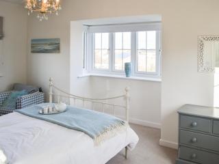 Good Tides - Beadnell - 1