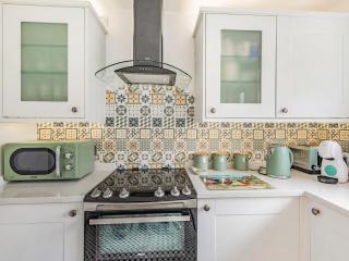 Comfy Kozy Cottage - 3