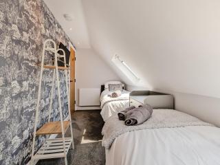 The Warren - Uk42858 - Rise - 0