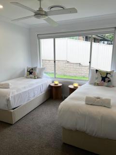 Family retreat in Burleigh - 9