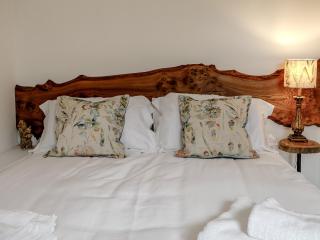 Spinney Cottage - Woodford - 1