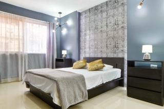 5 bedroom, with Arcade machine and foosball, 1 block from Lleras park P3 - 5