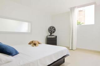 6 bedroom apart, with arcade machine, one block from Lleras park - Medellín - 1