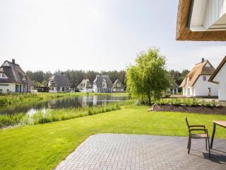 Thatched House by Lagoon with Sauna, cleaning included - Fuhlendorf - 0