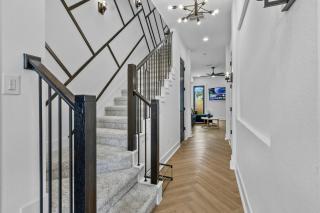Luxury 4BR Escape 10mins to NRG, Dwtn HTX, Zoo, and MedCtr - Houston - 6