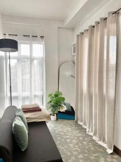 Spacious 2-Level 2BR Cozy Apartment - Naga - 0