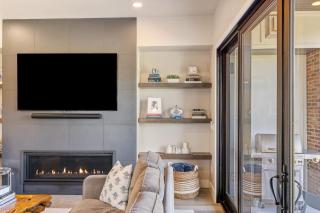 Pagoda Peaks - Modern Luxury Near Bozeman Beach - 1