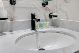 GLOBALSTAY Stylish Apt - Pool, Gym, Free Parking - Elysee 3 - 4