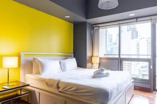 Central Stay w King bed near Greenbelt 55-In TV - Manila - 7
