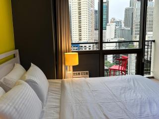 Central Stay w King bed near Greenbelt 55-In TV - Manila - 2