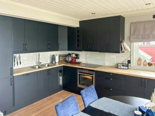 Cabin With Sea Views In Mjømna - 6