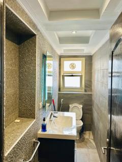 Spacious 3BRs family Fully Furnished - Banī Ghālib - 2