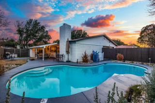 Jacuzzi & Pool House w/Game Room + Fire table - The Colony - 0