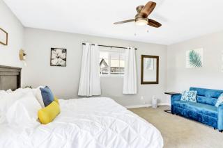 Jacuzzi & Pool House w/Game Room + Fire table - The Colony - 7