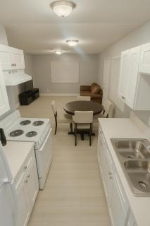 Modern 2BR 2BA Getaway Steps from Fremont, Pet Friendly! - 7