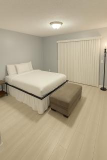Modern 2BR 2BA Getaway Steps from Fremont, Pet Friendly! - 3