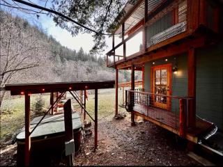 Maple Haven Cabin - 2