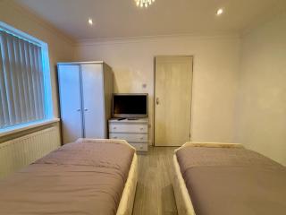 Twin room Selborne - Dudley - 3
