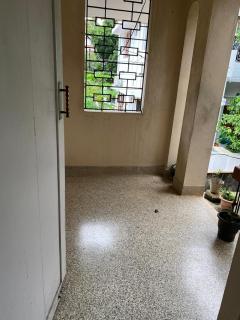 Bright & Breezy 2-Bedroom Centrally Located Home - Jāmb - 1