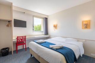 Hôtel La Petite Auberge - Chambretaud - 1