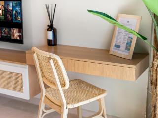 Chic 1 Bedroom with Palm Views in Palace Beach Residence - 6