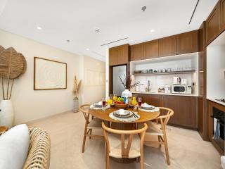 Chic 1 Bedroom with Palm Views in Palace Beach Residence - 5