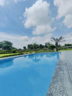 Farm stay with pool gurgaon - Gurgaon - 4