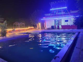 Farm stay with pool gurgaon - Gurgaon - 9