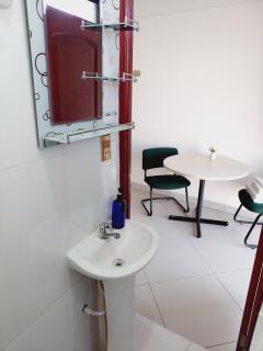 Hermoso y cómodo departamento de 2 habitaciones, sala de estar, cocina y 2 baños - Cochabamba - 9