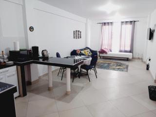 Hermoso y cómodo departamento de 2 habitaciones, sala de estar, cocina y 2 baños - Cochabamba - 5