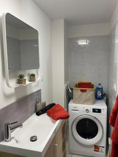 Nouveau! Appartement climatisé à 100m du marché- Tendance 70's - Surgères - 3