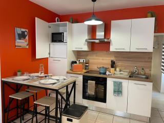 Nouveau! Appartement climatisé à 100m du marché- Tendance 70's - Surgères - 8