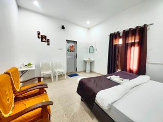 HOTEL ASHOKA AASHRAM AYODHYA Near Ram Janam Bhoomi With Fully Air Conditioning Rooms # Free Wi-Fi # Restaurant # Parking # Best Budget Homestay In Ayodhya - Ayodhya - 3