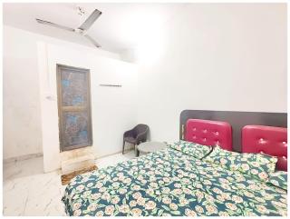 HOTEL SHREE MATE Near Shri Hanuman Garhi Mandir - Junction Railway Station - Fully Air Conditioned Room- A Top Rated Hotel - Ayodhya - 7