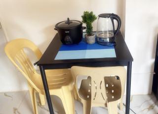 Centrally located studio with AC and kitchenette - 5