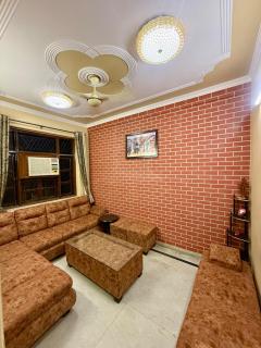 Value South Delhi Stay Near Ring Road and Metro - Neu-Delhi - 0