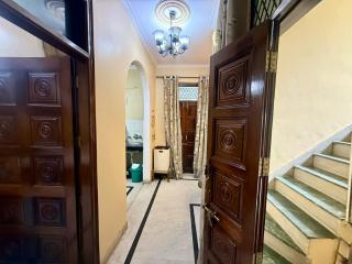 Value South Delhi Stay Near Ring Road and Metro - Neu-Delhi - 4