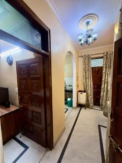 Value South Delhi Stay Near Ring Road and Metro - Neu-Delhi - 3