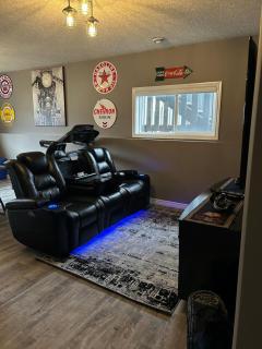 Modern 2 Bedroom Basement suite - - 0