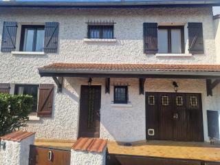 Jolie maison modulable de 4 à 6 lits avec jardinet - Irigny - 9