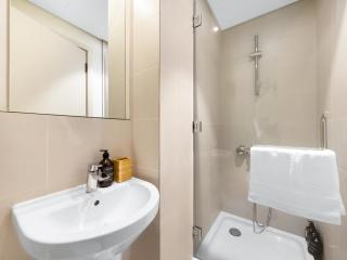 Unique Beach Villa in Dubai Harbour steps to Beach Marina Skyline Views - 2