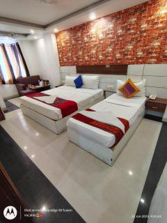Hotel Sky View at Airport,New Delhi - Adūr - 2