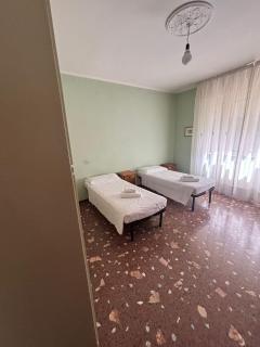 House in the park! Free parking and convenient to Venice - Venice - 3