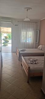 Lola Rooms - 8
