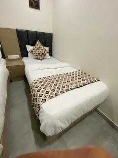 Hotel Krishna - Jāmb - 6