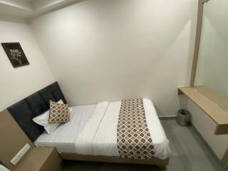Hotel Krishna - Jāmb - 9