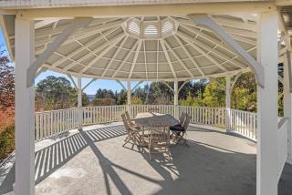 Charming 6-Bed Farmstay with Tree House - - 4