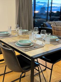 City Centre High End Apartment - Hamilton - 9